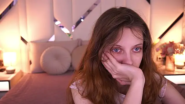 CuteeFoxy online show from April 4, 1:54 pm