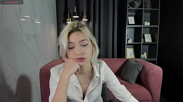 Snapshot of AlysiaSun_ chatting on October 15, 2:30 pm AlysiaSun online show from October 15, 2:30 pm