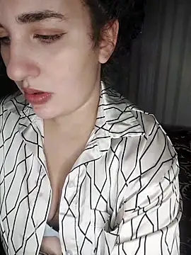 Snapshot of Kiki_Catty chatting on October 19, 7:38 pm Kiki Catty online show from October 19, 7:38 pm