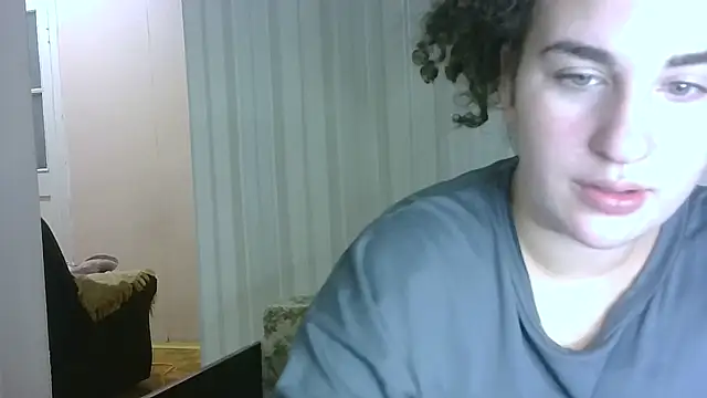 Snapshot of Kiki_Catty chatting on October 18, 7:37 pm Kiki Catty online show from October 18, 7:37 pm
