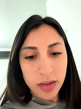 itsmiasofia online show from October 14, 5:15 pm