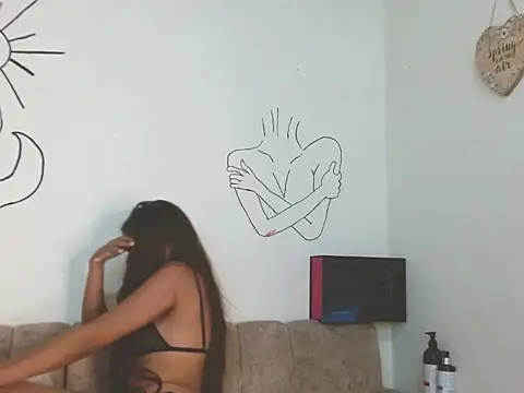 MIS CINNA  online show from October 18, 4:59 am