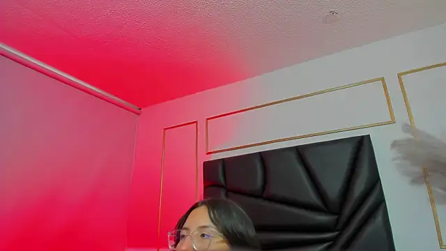 AnnieAndLeandro online show from January 13, 8:24 pm