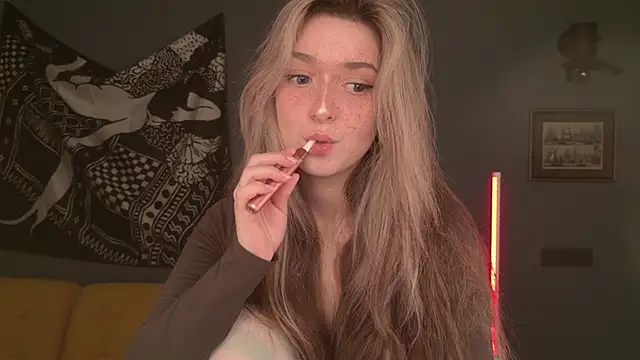 BellaSink online show from April 26, 2:04 pm