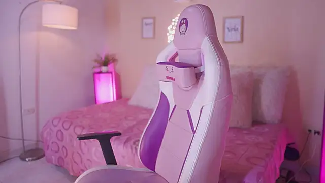 Meggie  online show from November 24, 11:18 pm