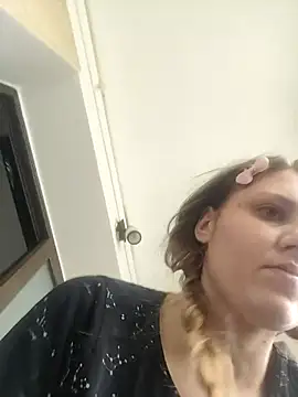 SandyCassie online show from April 21, 6:31 am