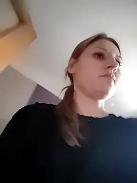 SandyCassie online show from November 6, 9:15 am