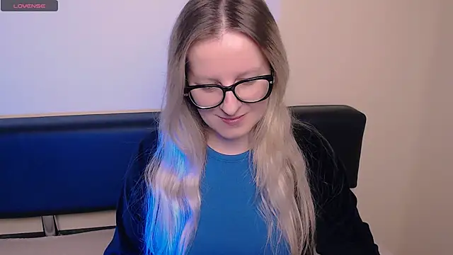 AllaLeomz online show from October 30, 8:27 am