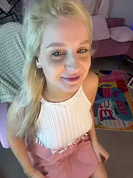 cold blondie online show from July 18, 5:33 am