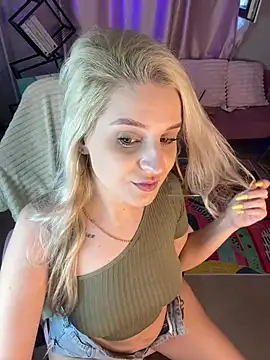 cold blondie online show from July 31, 6:14 am