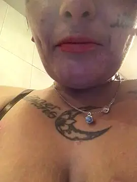 octaviatheillestt online show from February 14, 1:02 pm