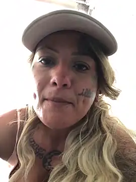 octaviatheillestt online show from October 19, 5:59 pm