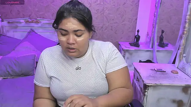 Sara clk online show from April 20, 6:22 pm