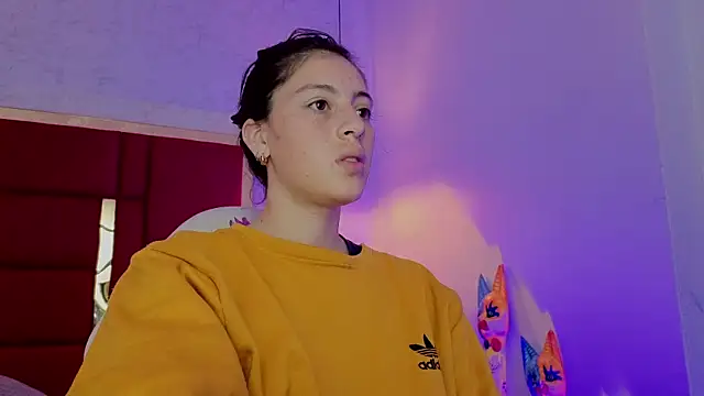 moon winy online show from April 6, 11:22 am