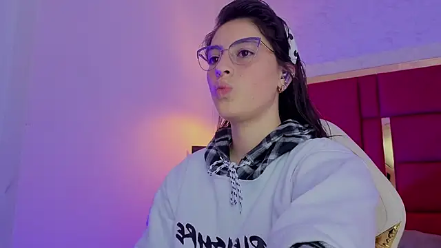 moon winy online show from April 16, 11:32 am