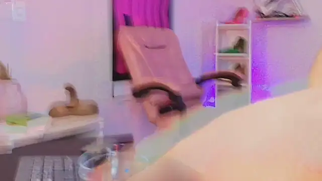 Miss koko  online show from April 25, 4:04 am