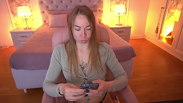 VixenMuse online show from April 23, 8:55 pm