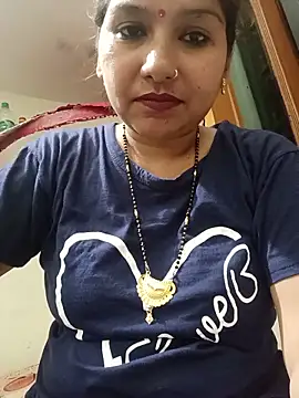 Vanshika1432 online show from June 16, 4:52 pm