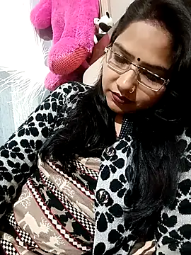 Vanshika1432 online show from November 30, 1:04 pm