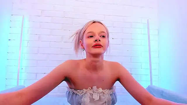 AlessaKiss online show from June 21, 3:21 am