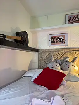 Emma duff online show from April 8, 7:49 pm