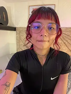 Emma duff online show from April 22, 7:55 pm