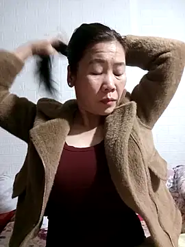 tabby-cat11 online show from November 28, 9:18 pm