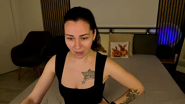 DitaNoir online show from April 24, 6:16 am