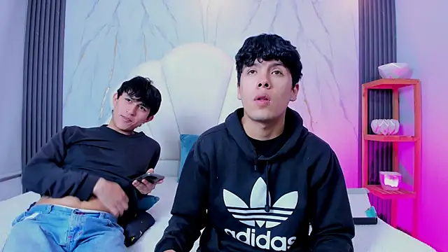 hoot booys  online show from April 23, 8:55 pm