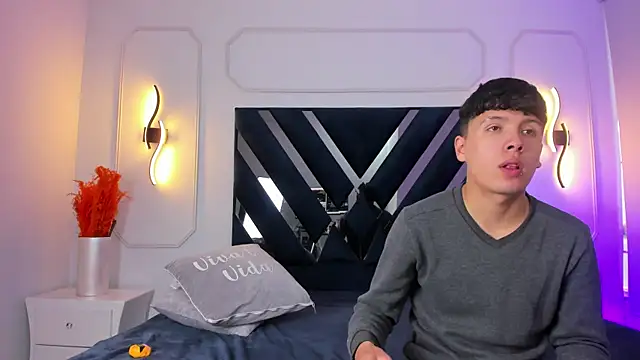 hoot booys  online show from February 26, 8:19 pm