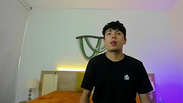 hoot booys  online show from April 4, 9:24 pm