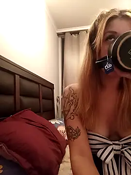 lilivalkova online show from April 27, 3:25 am