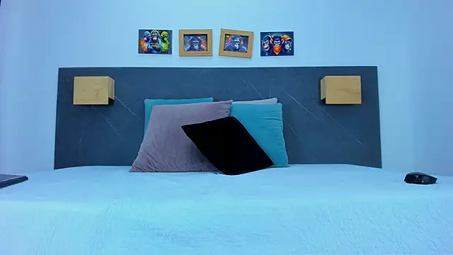 iamdoll online show from April 13, 7:36 pm