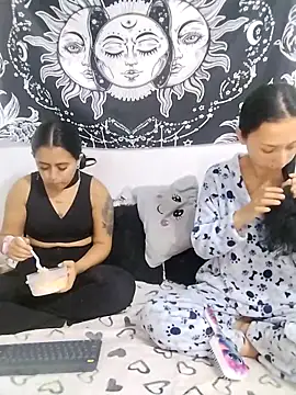 emily n abby online show from April 25, 1:41 pm