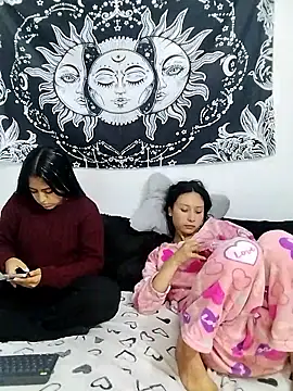 emily n abby online show from April 11, 12:20 pm