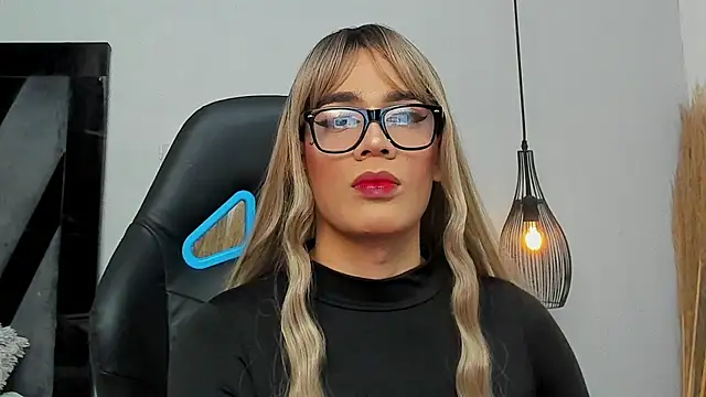 Amelia Brixton online show from December 15, 3:12 am