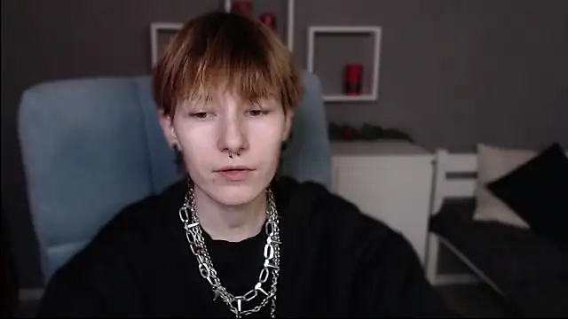 guitarandangell online show from March 13, 5:09 am