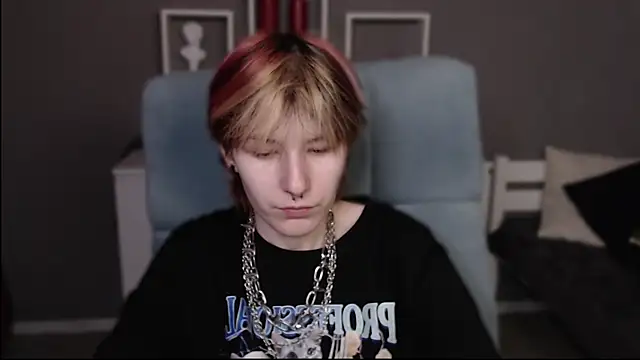 guitarandangell online show from April 27, 12:35 pm