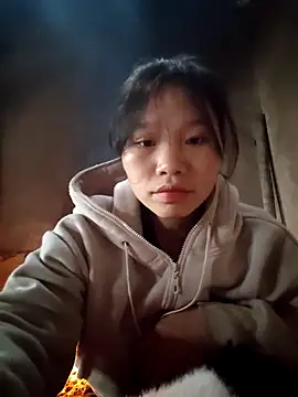 linh-miu99 online show from February 5, 1:52 am