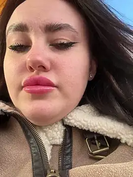 KiraSunshine online show from November 2, 3:43 am