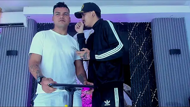 handsome boys22 online show from December 22, 12:08 pm