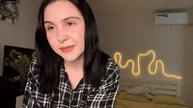 MyraLitterers online show from April 25, 4:04 pm