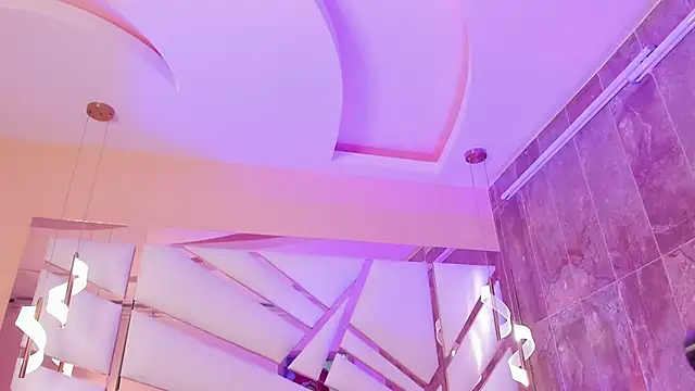 Catalina-Thompson online show from April 17, 11:56 am