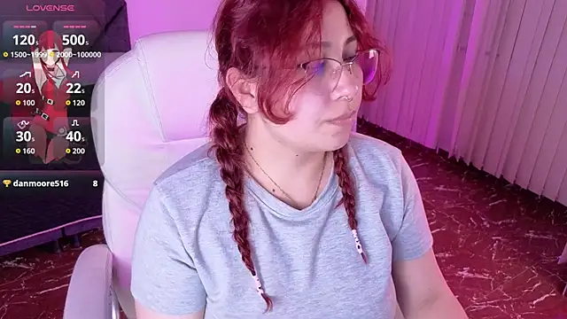 littlee red online show from June 9, 1:38 am