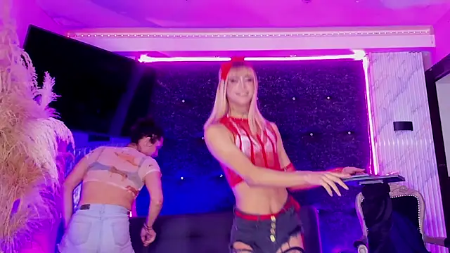 Queens Wonders Blonders online show from February 23, 4:28 pm