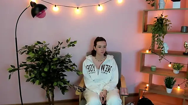 MaiaMimbs online show from October 19, 3:41 am