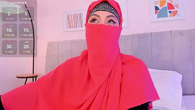 fatiima  online show from April 21, 7:10 pm