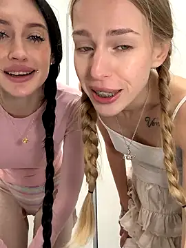 kira mia online show from December 2, 6:54 pm