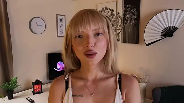 Kaily Ceys online show from November 5, 11:15 am