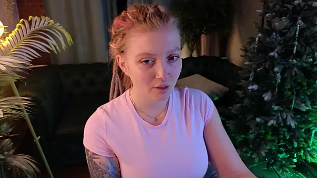 Kiki shay online show from November 28, 1:47 pm